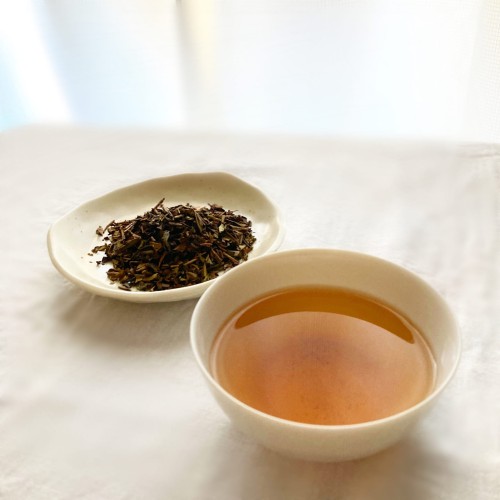 Japońska prażona herbata hojicha