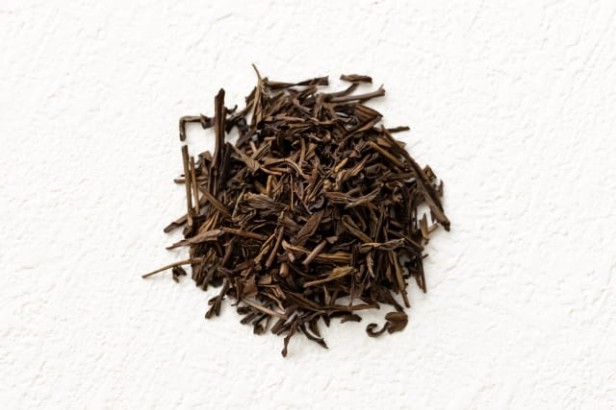 Japońska prażona herbata hojicha