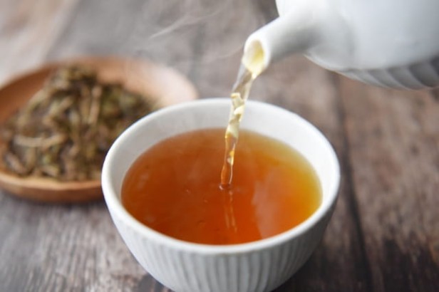 Japońska prażona herbata hojicha